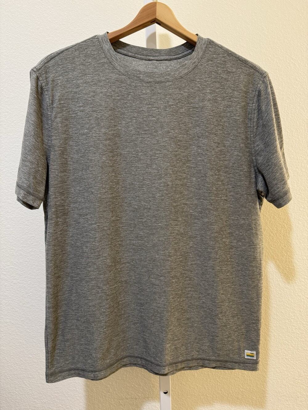 Vuori Men’s Size M Heathered Grey Strato Tech Tee
